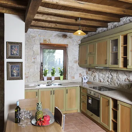 Fruit Garden Villas Βίλα