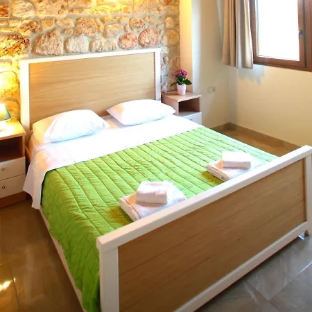 Fruit Garden فيلة