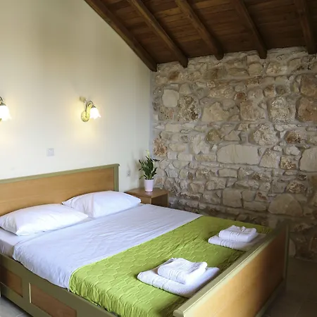 Fruit Garden فيلة كريوبيجي